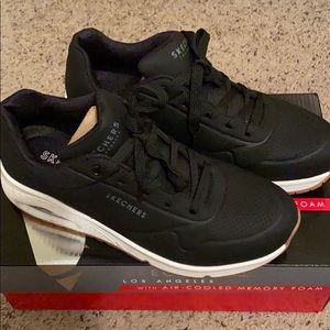 Like New Skechers Size 9